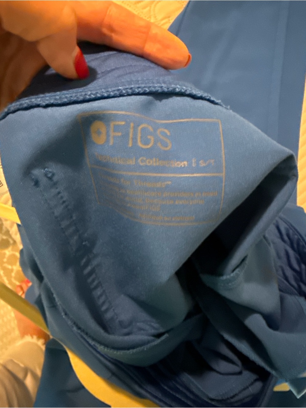 Figs Women’s Electric Blue Scrub Set - Picture 3 of 3